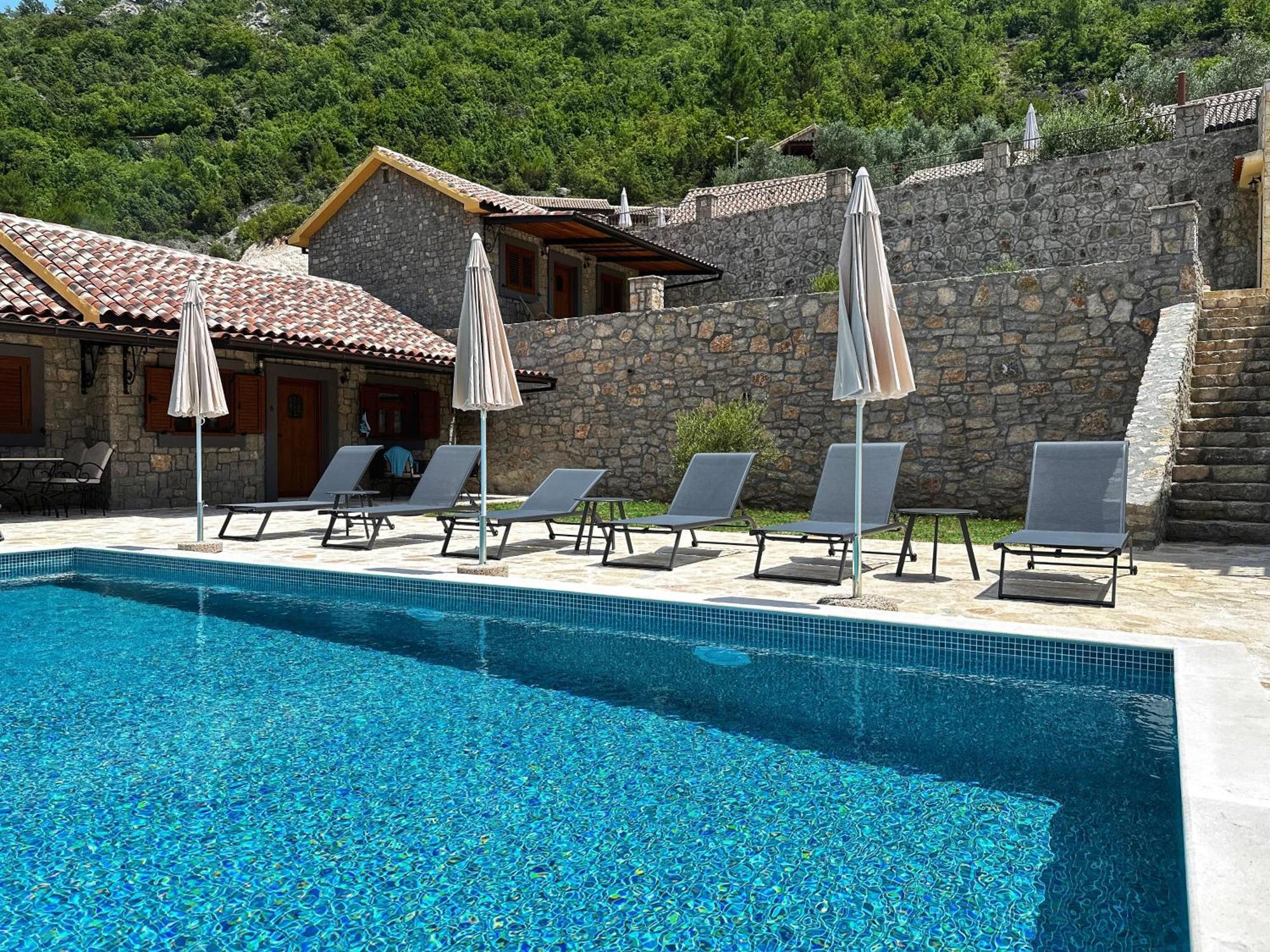 Eco Villas Merak เวียร์ปาซาร์ ภายนอก รูปภาพ